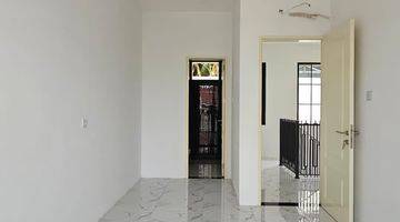 Gambar 1 For Sale Rumah 2Lantai Design Classic, Bintaro Tangerang Selatan