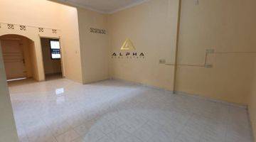 Gambar 4 Rumah Butuh Renovasi Unfurnished di Perumahan Palm Regency, Batam