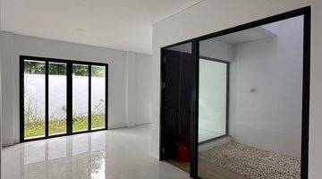 Gambar 4 Rumah 3 Lantai Butuh Renovasi Unfurnished