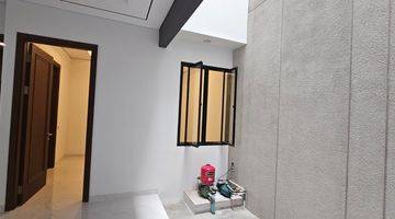 Gambar 4 Rumah Baru 3 lantai Permata Buana Hadap Selatan SHM