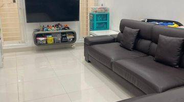 Gambar 3 Rumah 2.5 Lantai Taman Ratu Shm Hadap Selatan Semi Furnish