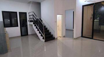 Gambar 4 Rumah 2 lt baru SDPS Town House