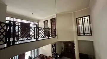 Gambar 4 Rumah 2 Lantai Luas 165m2 5Kamar Tidur di Komplek Pondok Kelapa