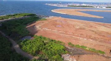 Gambar 1 Tanah eksklusif dekat laut di Pantai mutiara