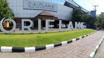 Gambar 1 BANGUNAN EX ORIFLAME SEBELAH PINTU MASUK MALL BALI GALERIA 