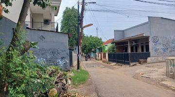 Gambar 3 Rumah besar di sebrang Masjid lokasi tenang di Pondok Ranji