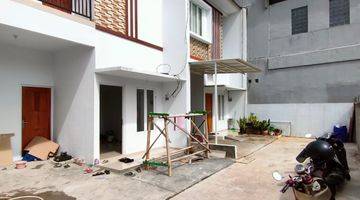 Gambar 2 Rumah 2 Lantai Baru Unfurnished SHM di Jalan Raya Kodau Jatimekar Kota Bekasi, Bekasi