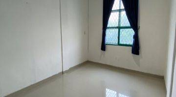 Gambar 4  Rumah 3 Lantai Unfurnished Bagus SHM - Sertifikat Hak Milik di Jl. M. Yakub, Medan Perjuangan