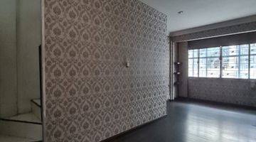 Gambar 5  Rumah 3 Lantai Unfurnished Butuh Renovasi SHM - Sertifikat Hak Milik di Jl. Pemuda Baru III, Medan Maimun