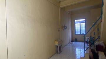 Gambar 3  Rumah 3 Lantai Unfurnished Bagus SHM - Sertifikat Hak Milik di Jl. Sei Kera, Medan Perjuangan