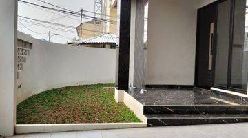 Gambar 4 Rumah 2 Lantai Brand New Siap Huni di Griya Loka Bsd, Tangerang