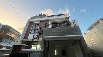 Gambar 1 Dijual Rumah 3 Lantai Modern Minimalis di Sidakarya 