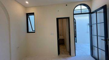 Gambar 2 Villa 2 Lantai Unfurnished SHM di Nusa Dua, Badung