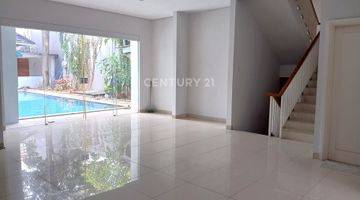 Gambar 3 Rumah 2 Lantai Semi Furnished Modern Ada Swimming Pool 7593 