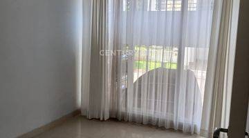 Gambar 2 Rumah 2 Lantai Semi Furnished Modern Ada Swimming Pool 7593 