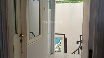 Gambar 4 Rumah 2 Lantai Semi Furnished Modern Ada Swimming Pool 7593 