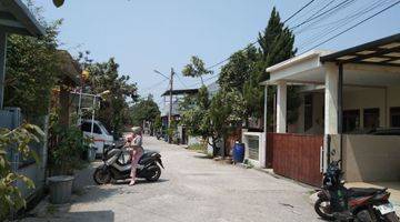 Gambar 3 Rumah 2 Lantai Cluster Jalan Cipamokolan Sayap Margahayu Raya 