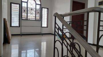 Gambar 3 Rumah 2 lantai Bagus SHM area dekat perum sandiago, san antonio, apartemen, u widya mandala, food court