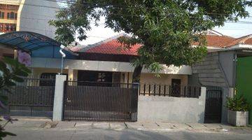 Gambar 1 Dijual rumah 1½ lsntai di lokasi strategis, sudah SHM, BISA KPR,dlingkungan nyaman dan aman, dekat pusat kuliner, pasar, rumah sakit, sekolah. 