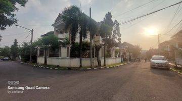 Gambar 2 Rumah Besar Hook di Istana Regency Cicendo Bandung