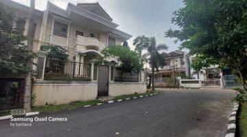 Gambar 1 Rumah Besar Hook di Istana Regency Cicendo Bandung