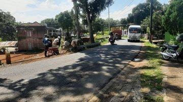 Gambar 4 Tanah Nempel Jln Raya Jalur Feeder Unnes Gunungpati