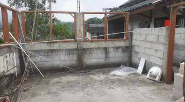 Gambar 4 Rumah 2 Lantai Bagus Semi Furnished