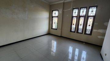 Gambar 5 Rumah 2 Lantai Kensington Royal Residence Wiyung Surabaya [551] 