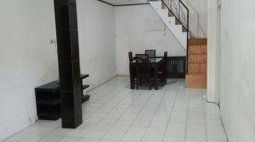 Gambar 3 Rumah Besar 2 Lantai di Komplek Panghegar Gede Bage, Bandung