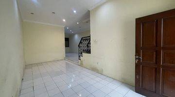 Gambar 1 Dijual Cepat Rumah 2 Lantai Di Pondok Indah. Lokasi Bagus Harga Ekonomis (ir)