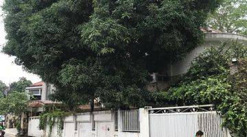 Gambar 1 Rumah 2 Lantai di Pinggir Jalan Raya, Kemang