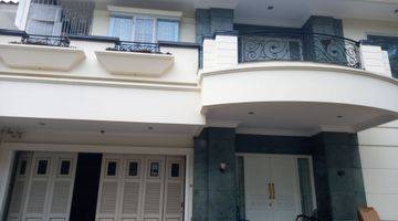 Gambar 1 Rumah  Boulevard Terawat