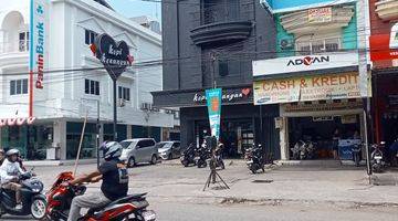 Gambar 3 DIJUAL CEPAT RUKO 3 LANTAI DEPAN BANK BCA CENDRAWASIH (6X20 )