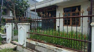 Gambar 1 Dijual Rumah Pusat Kota Hitung Tanah Saja di Bumi Kopo Kencana. 