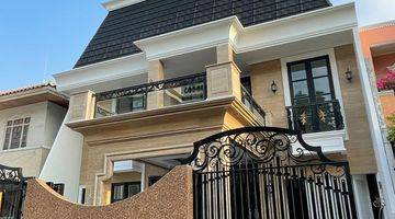 Gambar 1 Rumah mewah di kawasan exclusive villa gading indah 