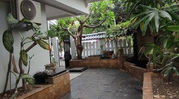 Gambar 4 RUMAH HOOK DI SUNRISE GARDEN