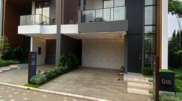 Gambar 1 Rumah Premium 3 Lantai Dengan Fasilitas Lift Di Dalam Rumah