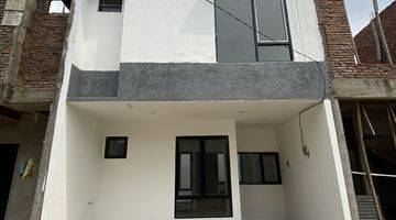 Gambar 2 Rumah Murah 2 Lantai Jatiwarna Familia Townhouse