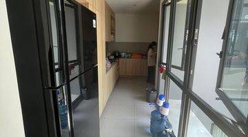 Gambar 5 Rumah 3 Lantai ada Lift Full Furnish