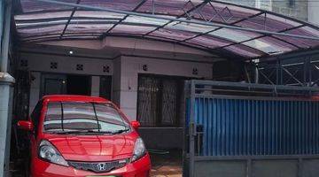 Gambar 1 Rumah Asri Semi Furnished di Jl Kembar Barat, Bandung