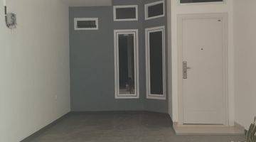 Gambar 1 Dijual Rumah 2 Lantai Persis Samping Stasiun Kereta Jatinegara