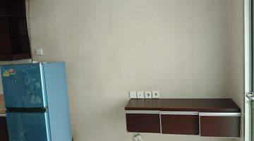 Gambar 4 Disewakan Unit Studio Semi Furnished Lantai Rendah 