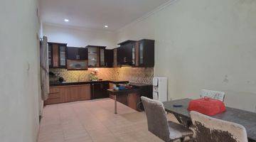 Gambar 4 Rumah 2 Lantai Bagus Semi Furnished di Serpong Villa Melati Mas.