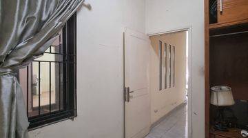 Gambar 3 Rumah 2 Lantai Bagus Semi Furnished di Serpong Villa Melati Mas.