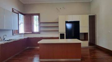 Gambar 2 Brand New House 5Bedrooms at Kemang with Pool and Big Garden