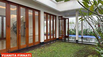 Gambar 1 Rumah Adem dan Terang Brand New Tropical di Pondok Indah SHM