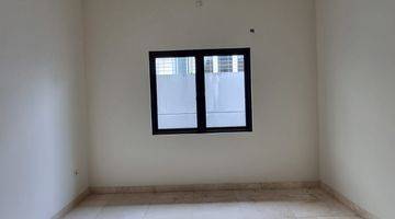 Gambar 4 Brand New Rumah 2Lt Pondok Indah Jalan Lebar, Lantai Marmer SHM