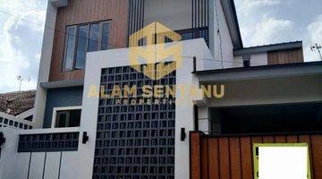 Gambar 1 Rumah 2 Lantai Bagus Semi Furnished di Griya Loka, Tangerang