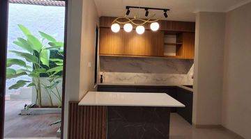 Gambar 2 Rumah 2 Lantai Bagus Semi Furnished di Griya Loka, Tangerang