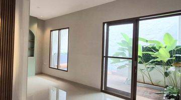 Gambar 5 Rumah 2 Lantai Bagus Semi Furnished di Griya Loka, Tangerang